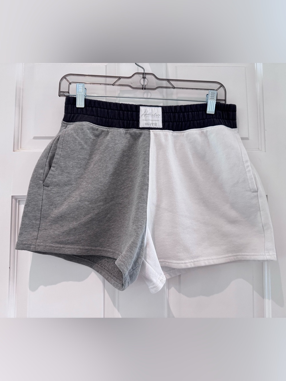 Hollister Ultra High-Rise Spliced Knit Dad Shorts Colorblock White/Grey Size M